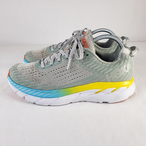 hoka one one womens size 9